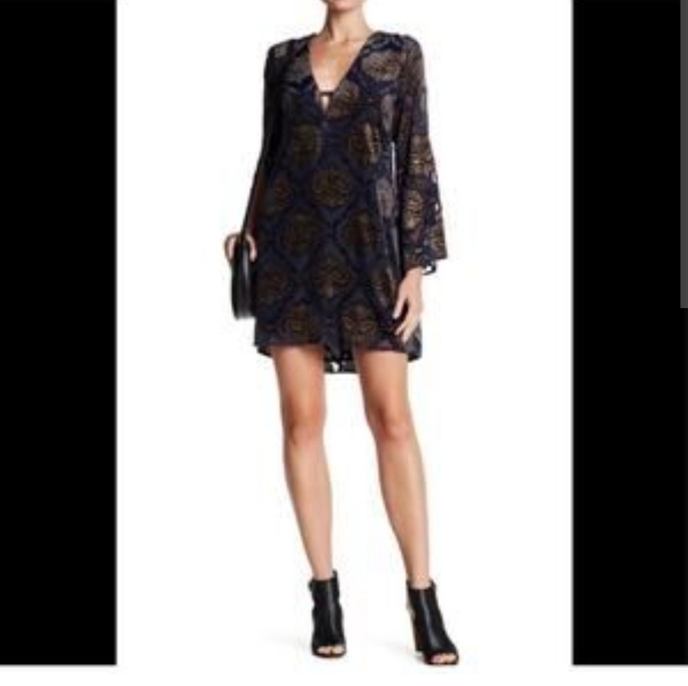 REVOLVE Astr The Label Stevie Burnout Velvet Dress Sheer Navy & Gold Sz S NWT